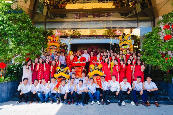 RỘN RÀNG KHÔNG KHÍ KHAI XUÂN ẤT TỴ 2025 TẠI LÊ PHONG GROUP