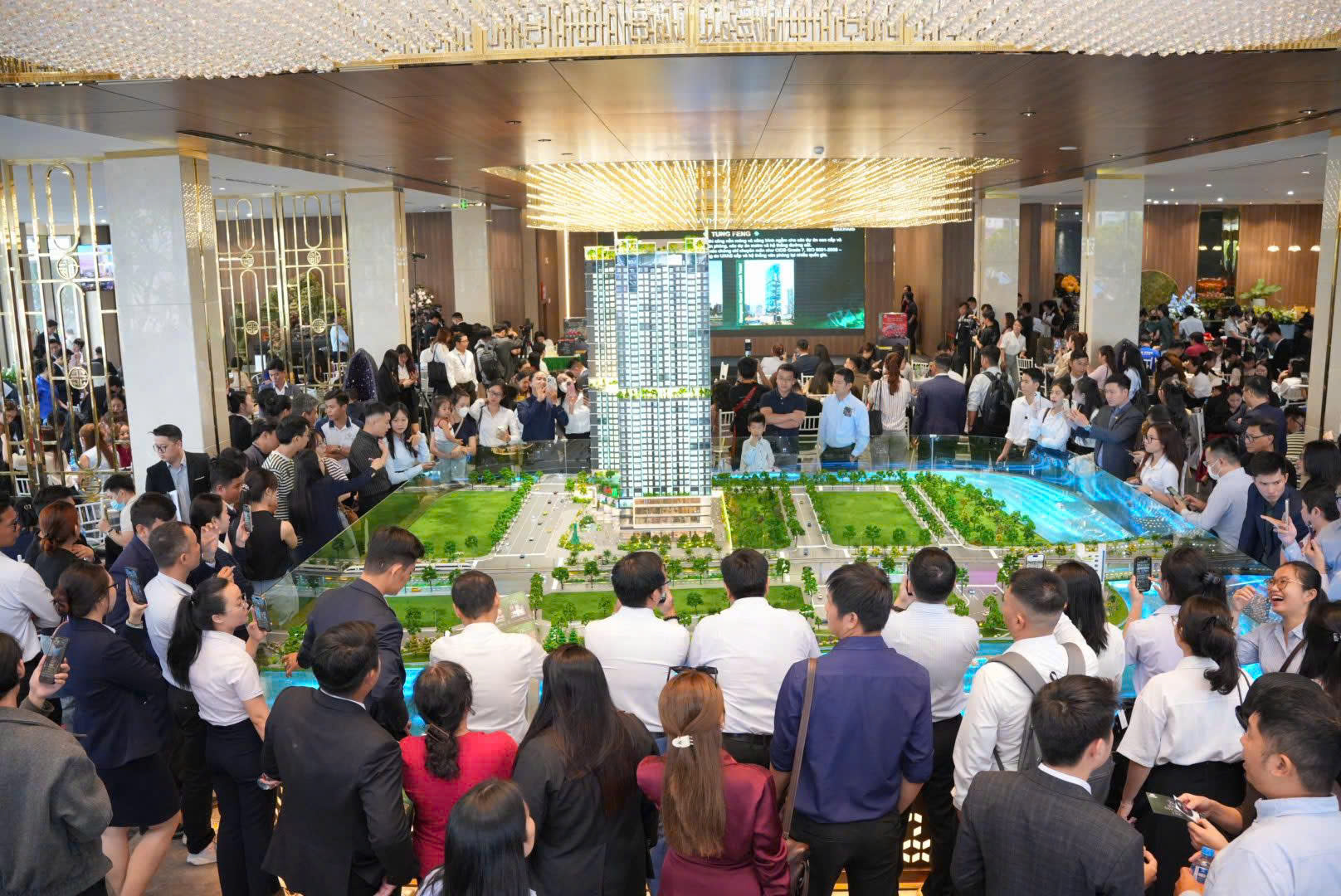 ĐỊA THẾ DANH GIÁ – ĐIỂM ĐẦU QL13 KIẾN TẠO GIÁ TRỊ THE EMERALD BOULEVARD