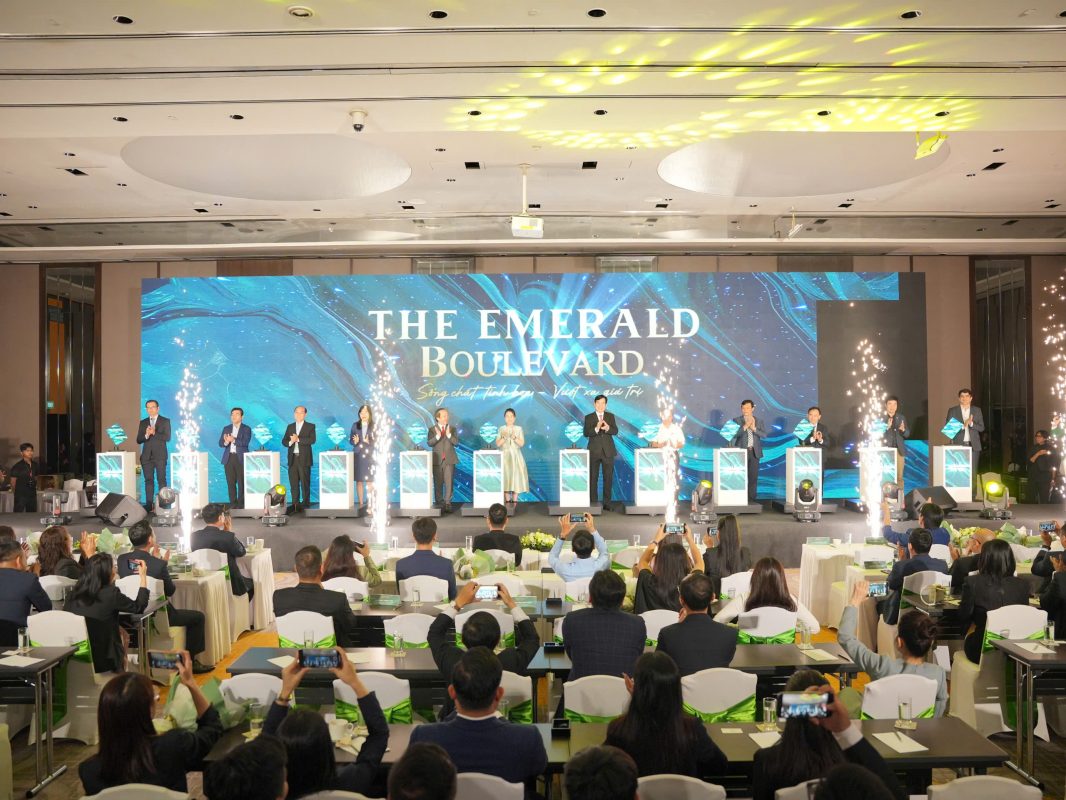 LÊ PHONG GROUP KÝ HỢP TÁC CHIẾN LƯỢC PHÁT TRIỂN DỰ ÁN THE EMERALD BOULEVARD