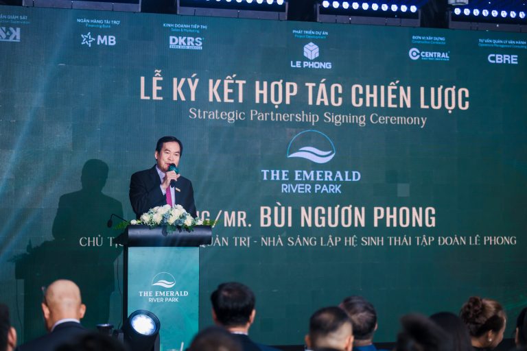 Ông Bùi Ngươn Phong – Chủ tịch HĐQT, Nhà sáng lập hệ sinh thái Tập đoàn Lê Phong phát biểu tại sự kiện