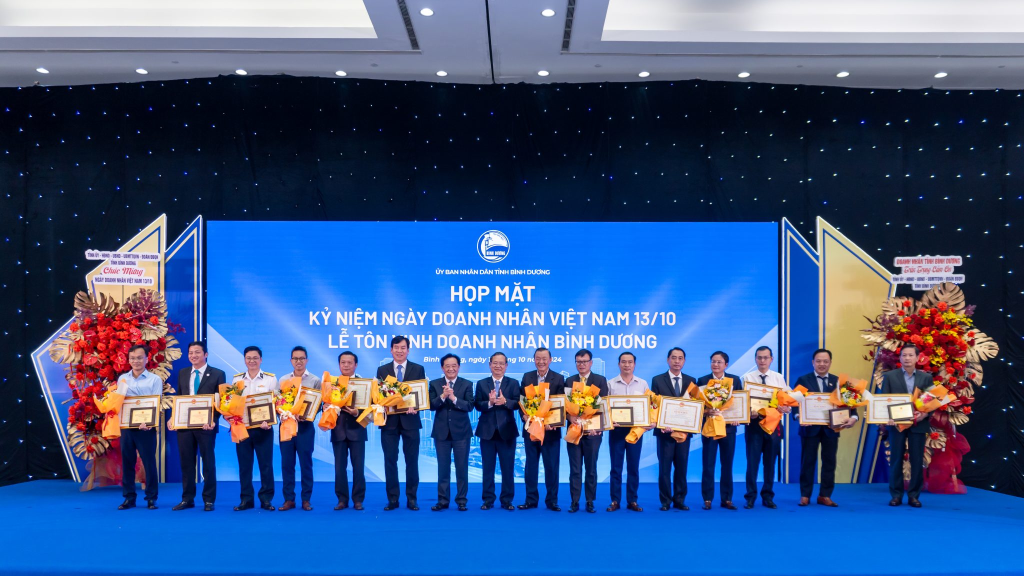 LÊ PHONG GROUP VINH DỰ ĐÓN NHẬN KHEN THƯỞNG DOANH NGHIỆP BÌNH DƯƠNG TIÊU BIỂU 2024
