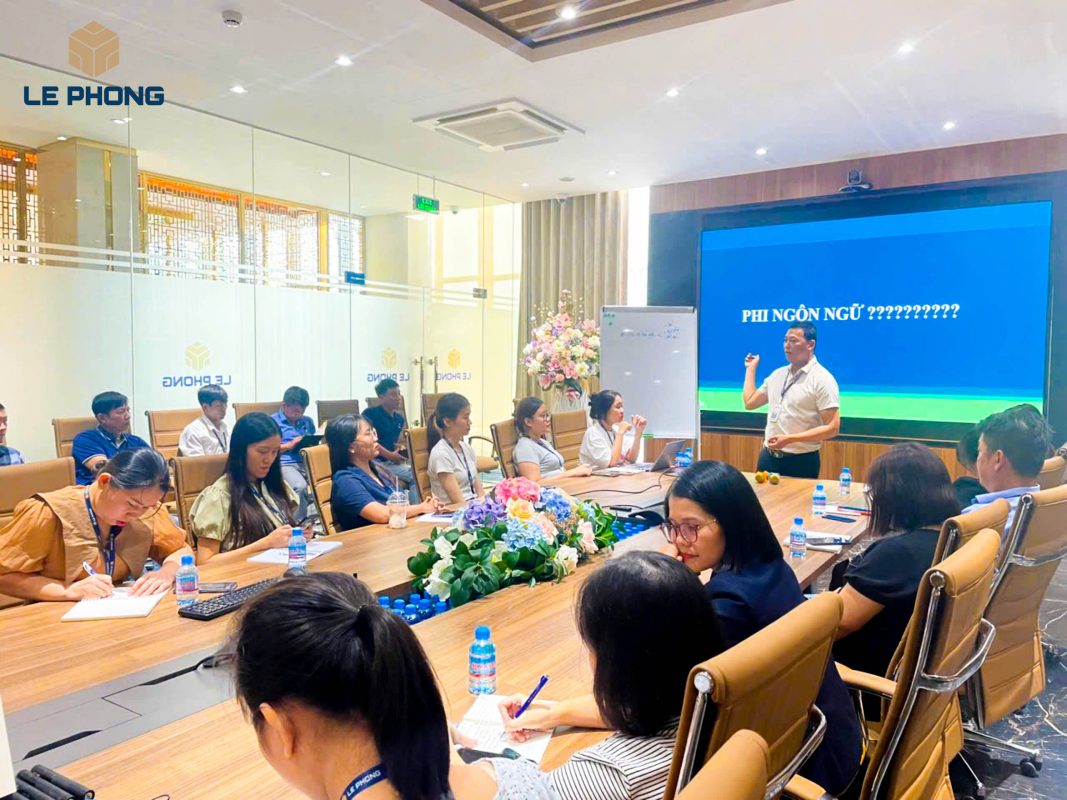 KỸ NĂNG GIAO TIẾP HIỆU QUẢ – “CHÌA KHÓA” GIÚP NÂNG CAO CHẤT LƯỢNG CÔNG VIỆC VÀ SỰ GẮN KẾT