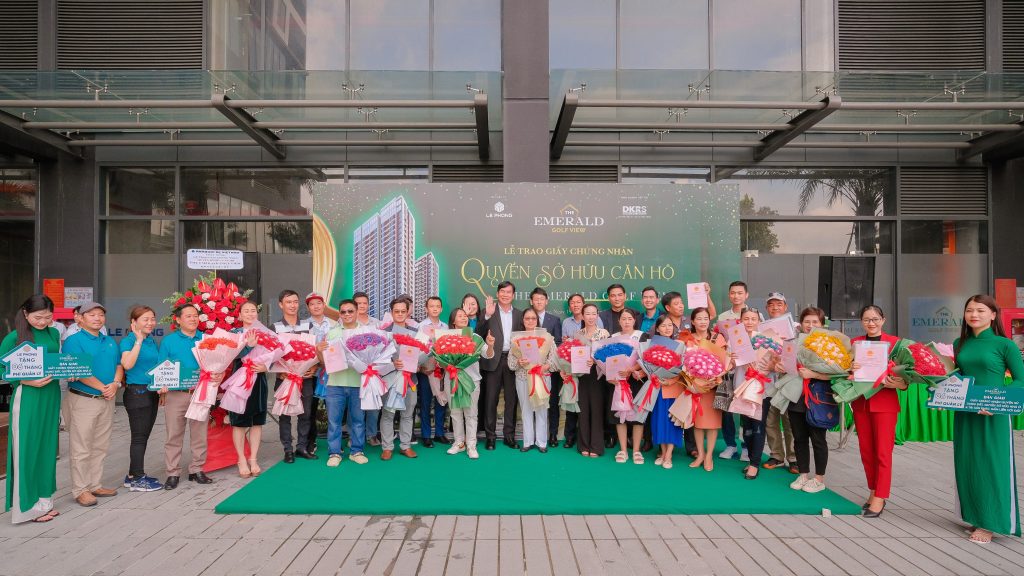 TẬP ĐOÀN LÊ PHONG TRAO SỔ HỒNG CHO CƯ DÂN SAU 5 THÁNG BÀN GIAO CĂN HỘ THE EMERALD GOLF VIEW