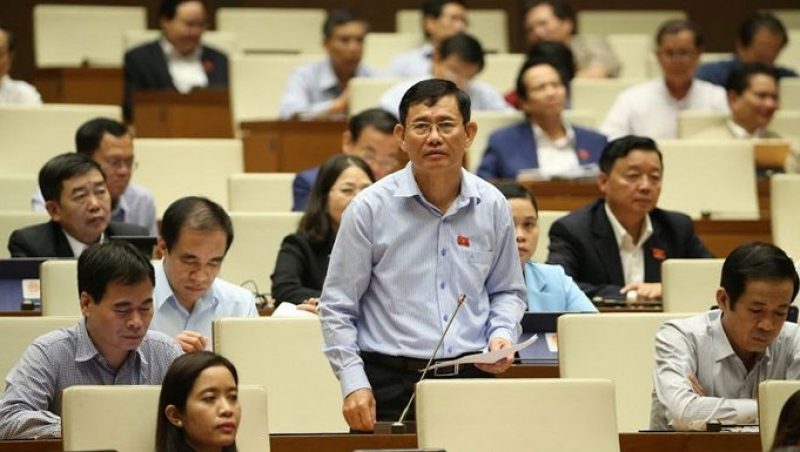 CẤM ĐỂ XE DƯỚI HẦM CHUNG CƯ, HÀ NỘI, TP.HCM “VỠ TRẬN” BÃI GỬI XE?