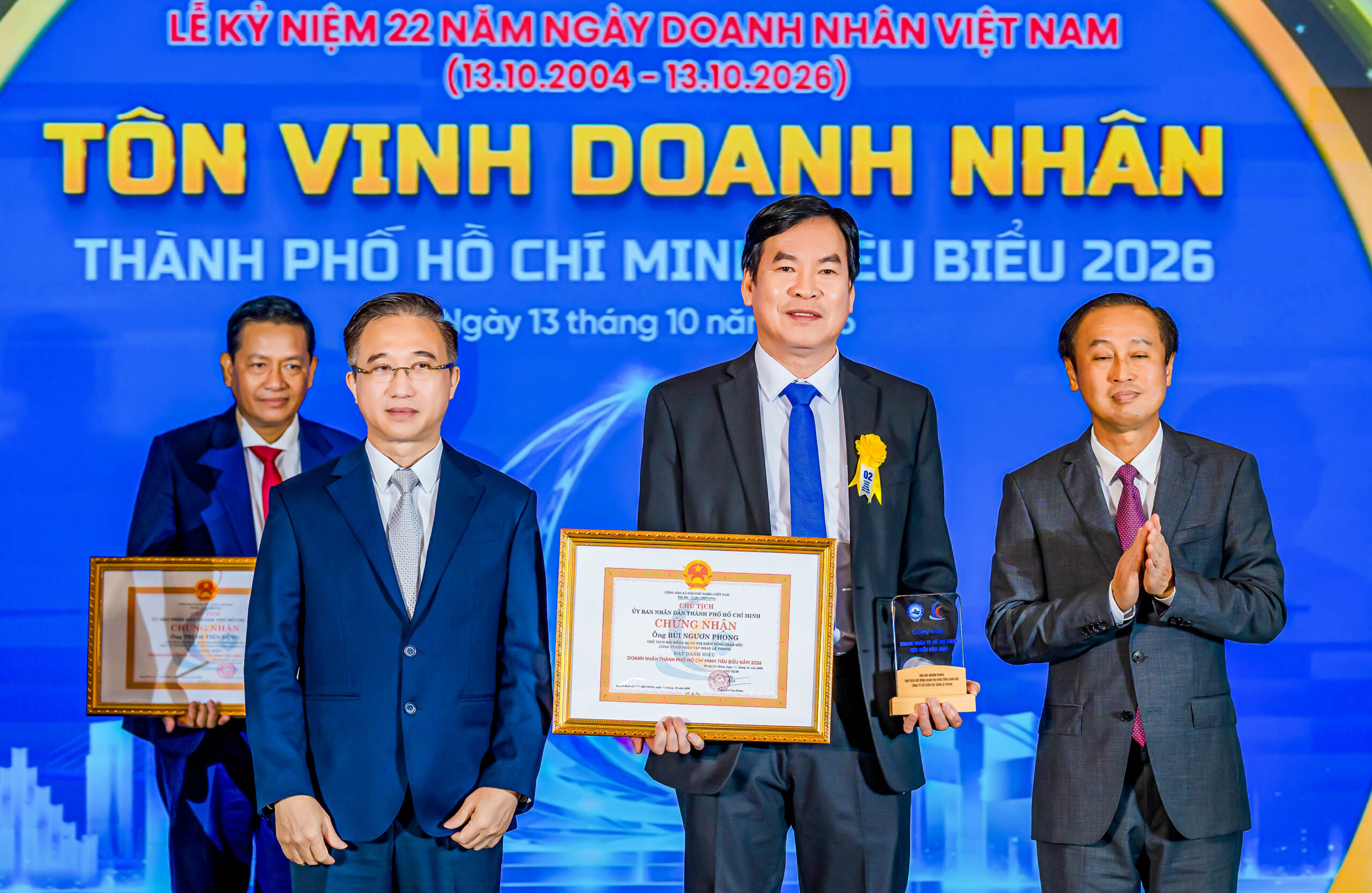 TẬP ĐOÀN LÊ PHONG VÀ CHỦ TỊCH BÙI NGƯƠN PHONG ĐƯỢC VINH DANH TẠI LỄ TÔN VINH DOANH NGHIỆP, DOANH NHÂN TP.HCM TIÊU BIỂU 2026